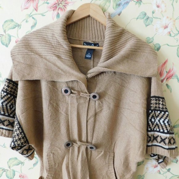 🦔🦔 Aztec Style Lambswool Cardigan - Picture 4 of 10